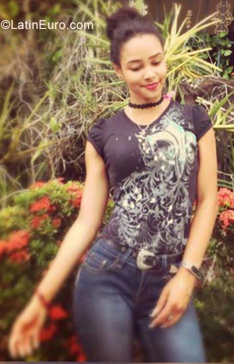 Date this good-looking Dominican Republic girl Jasileny from Santo Domingo DO34922