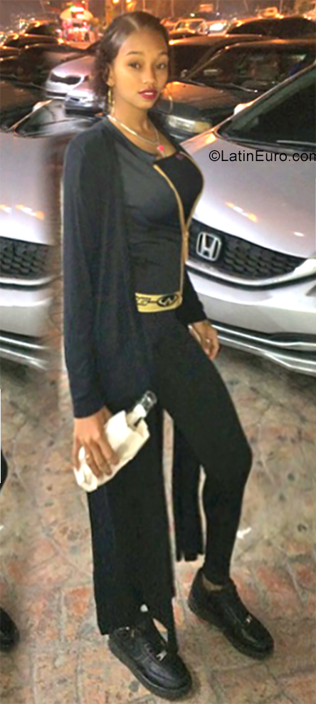 Date this fun Dominican Republic girl Karol bebesita from Santo Domingo DO34933