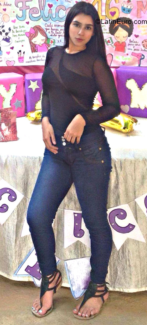 Date this georgeous Venezuela girl Jocelen from Ciudad Guayana VE2462