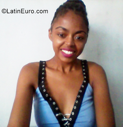 Date this hot Brazil girl Gessica from Belo Horizonte BR10851