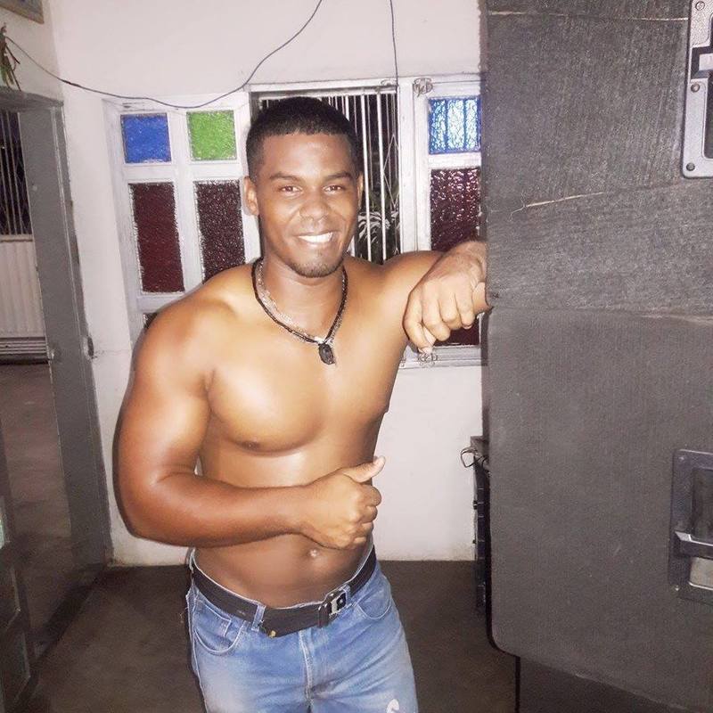 Date this sensual Venezuela man Denny from Guayana VE2464