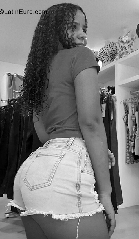 Date this passionate Colombia girl Dana from Cota CO25583