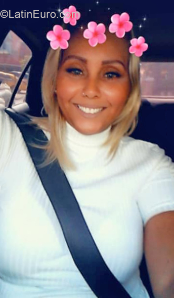 Date this fun Panama girl Jessica from Panama PA1290