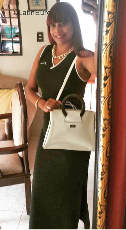 Date this pretty Dominican Republic girl Massiel from Santo Domingo DO35257