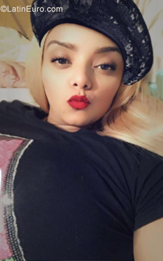 Date this foxy Dominican Republic girl Helen from Santiago DO35260