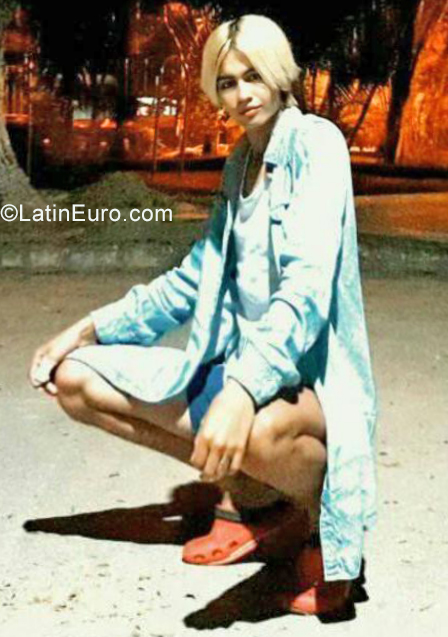 Date this lovely Colombia girl Exteria from Neiva CO25611