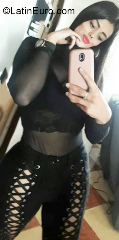 Date this sultry Colombia girl Kim from Bogota CO25616