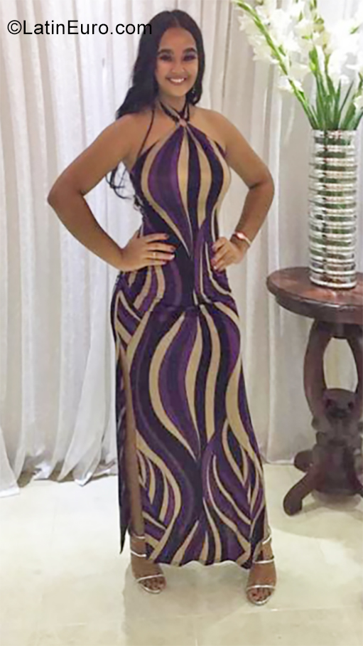 Date this athletic Dominican Republic girl Jatnna from Santiago DO35290