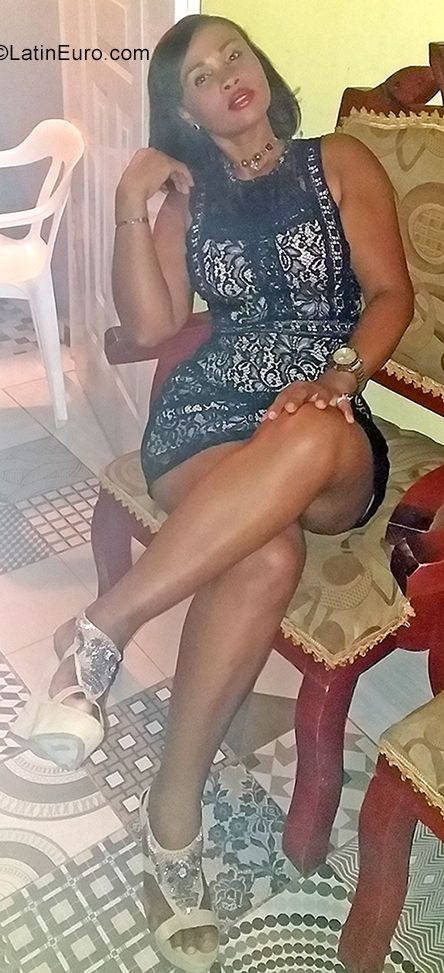 Date this attractive Dominican Republic girl Joselyn from Santiago DO35308