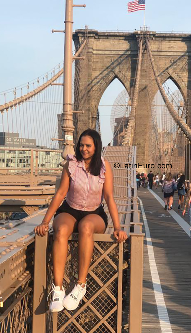 Date this fun Colombia girl Dayana from Bogota CO25664