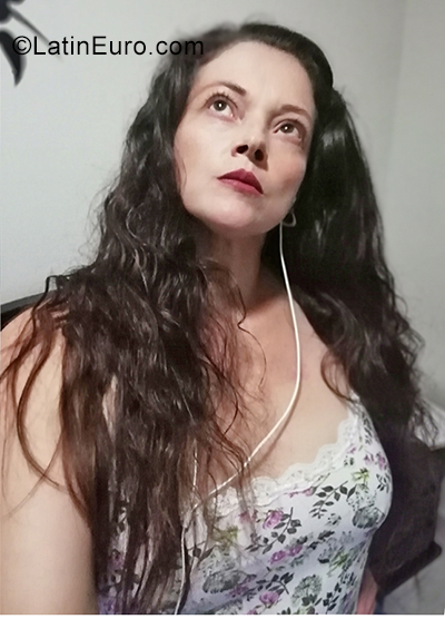 Date this funny Colombia girl Dona from Bogota CO25666
