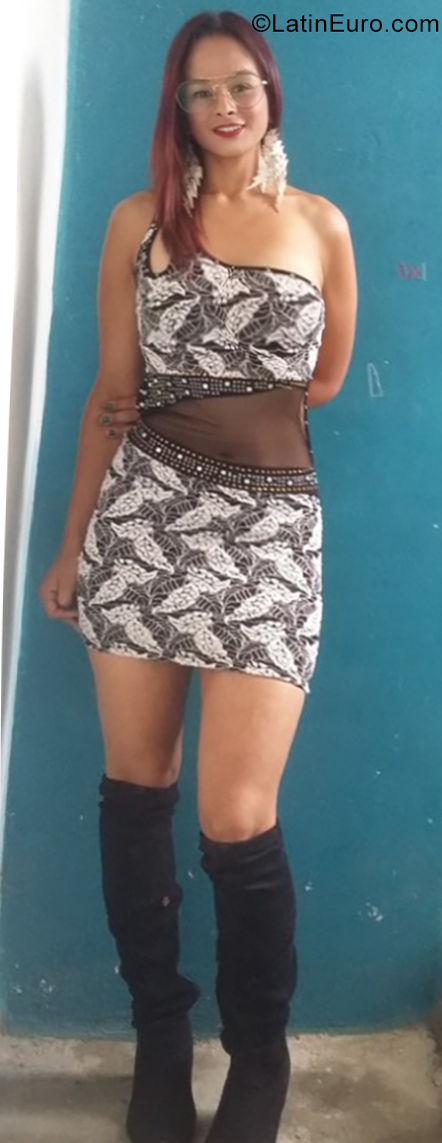 Date this cute Colombia girl Damaris from Manizales CO25675