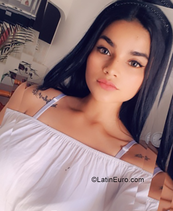 Date this athletic Colombia girl Camila from Bogota CO25683