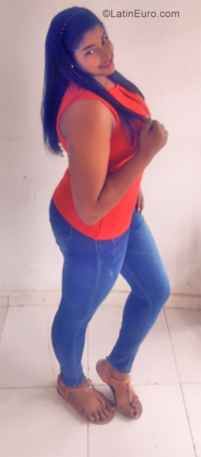 Date this sensual Dominican Republic girl Glady from Santo Domingo DO35345