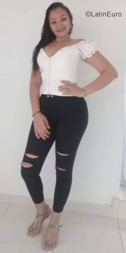 Date this athletic Colombia girl Gabriela from Santa Marta CO25702