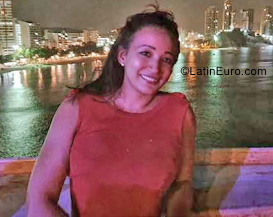 Date this happy Colombia girl Karina from Santa Marta CO25720