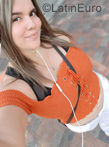 Date this stunning Colombia girl Yohanna from Bucaramanga CO25758