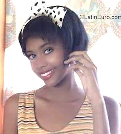 Date this voluptuous Venezuela girl Yemlin from Caracas VE2540