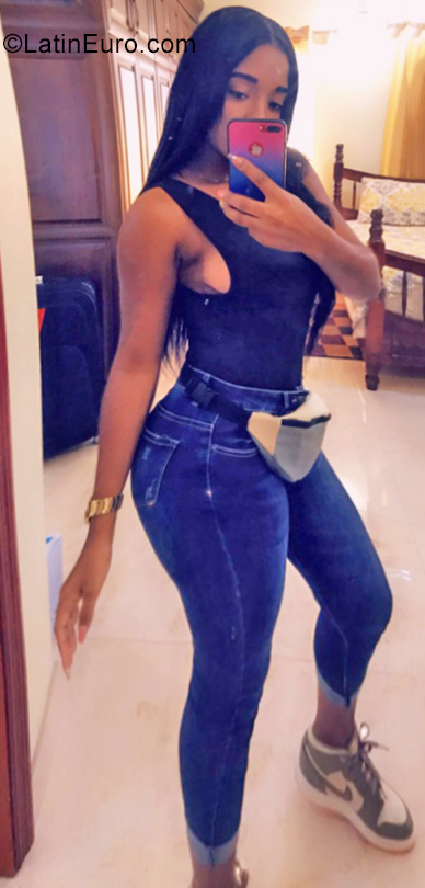 Date this georgeous Dominican Republic girl Yoniry from San Pedro De Macoris DO35508