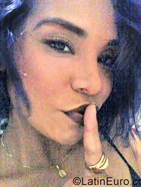 Date this voluptuous Colombia girl Lorena from Barranquilla CO25827