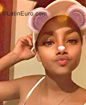 Date this attractive Dominican Republic girl Nayali from La Vega DO35587