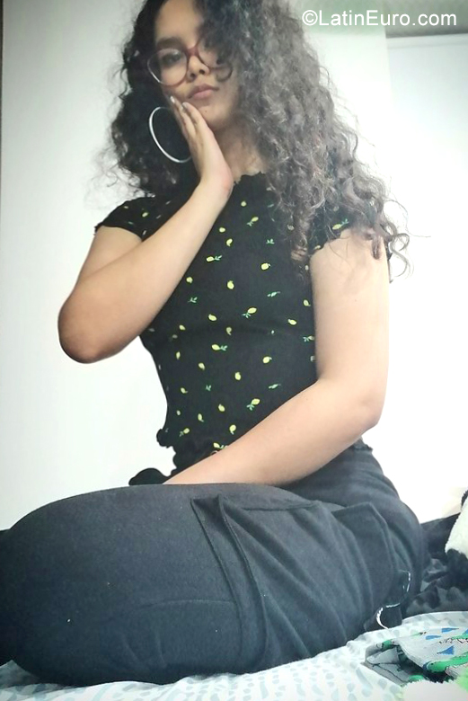 Date this georgeous Colombia girl Melani from Medellin CO25850