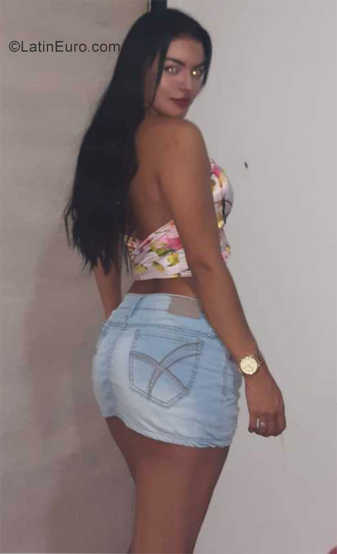 Date this georgeous Colombia girl Tania from Bogota CO25851