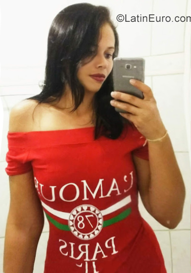 Date this exotic Brazil girl Jessica from Salvador BR10919