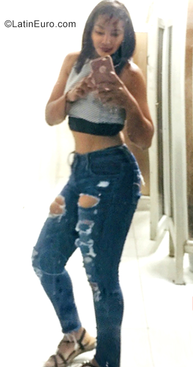 Date this lovely Dominican Republic girl Yess barrera from Santiago DO35634