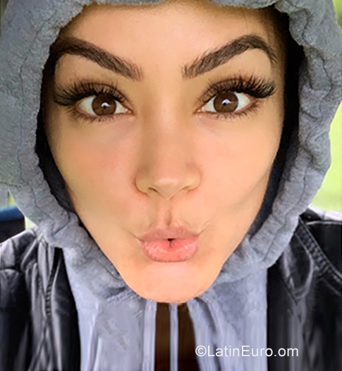 Date this funny Venezuela girl Vale from Chacao VE2583