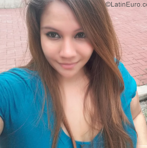 Date this good-looking Ecuador girl Dori from Guayaquil EC364