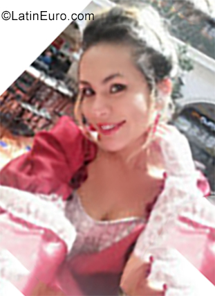 Date this charming Ecuador girl Alondra from Quito EC358