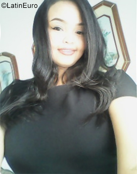 Date this nice looking Venezuela girl Gresie from El Tigre VE2611