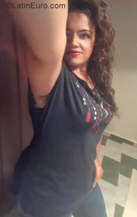 Date this passionate Colombia girl Catherine from Bogota CO25893