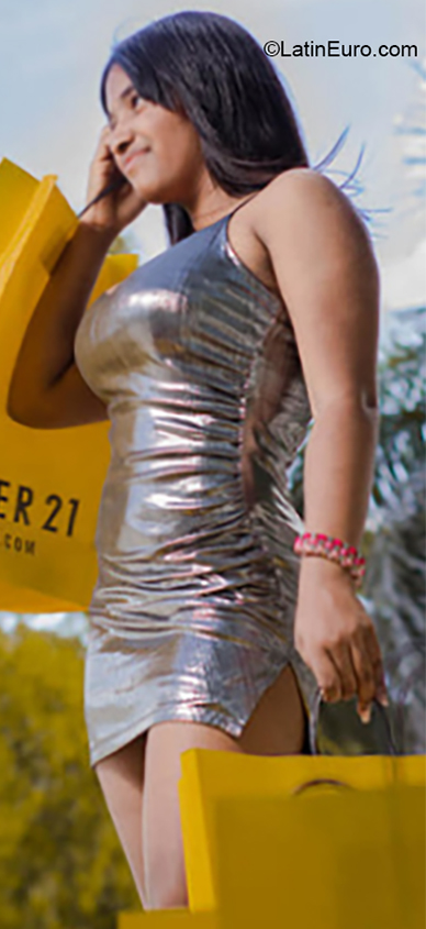 Date this tall Dominican Republic girl Merilisy from Santo Domingo DO35728