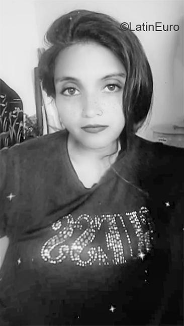 Date this funny Colombia girl Electra from Bogota CO25918