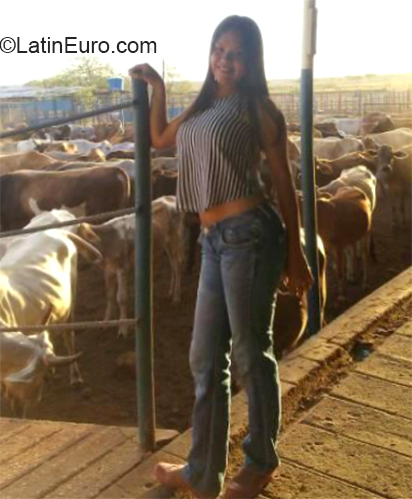 Date this athletic Venezuela girl Gray from El Tigre VE2618