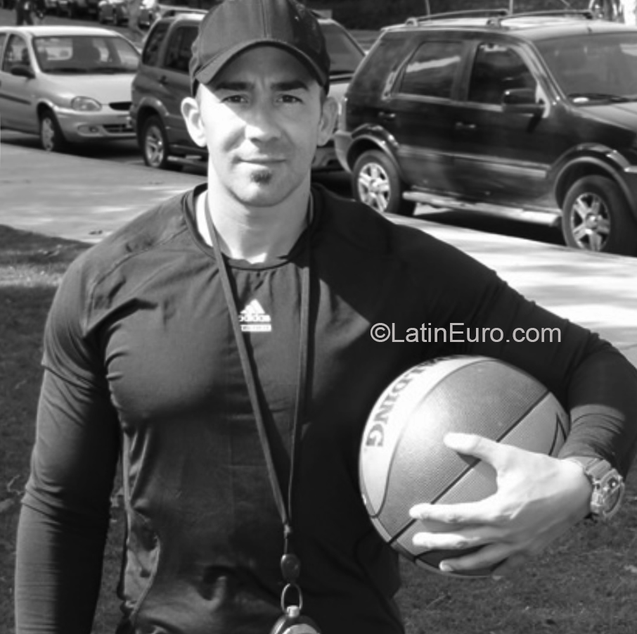 Date this exotic Argentina man Guido from Buenos Aires AR224