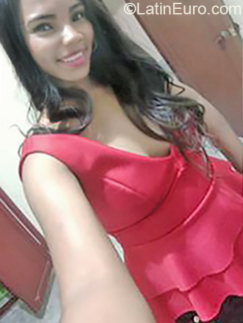 Date this hard body Colombia girl Katerine from Cali CO25929