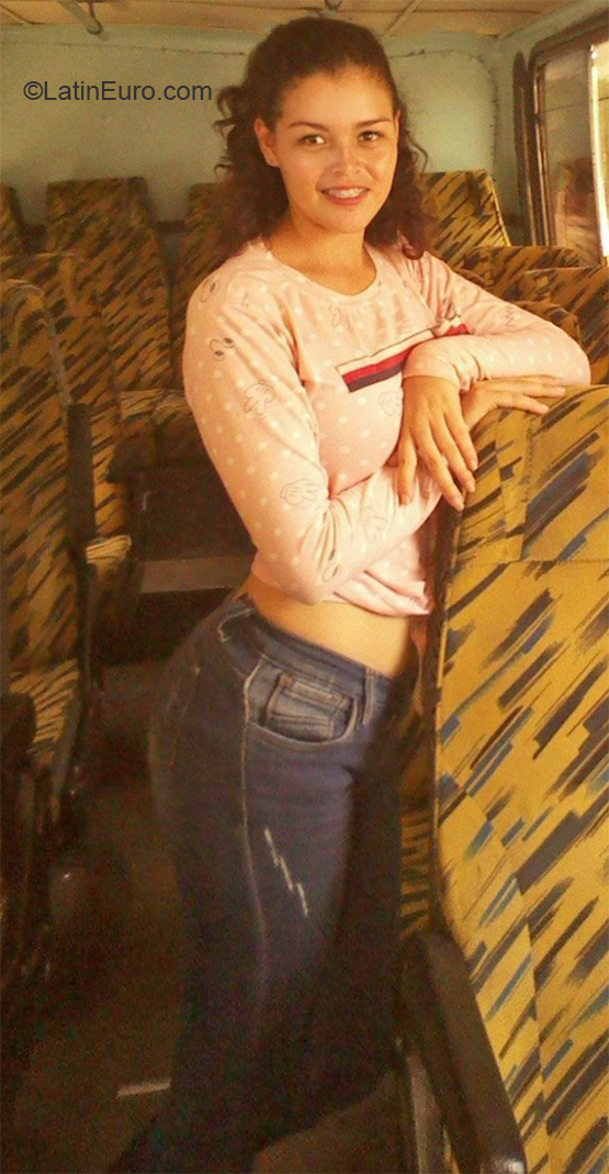 Date this young Venezuela girl Francys from Acarigua VE2663