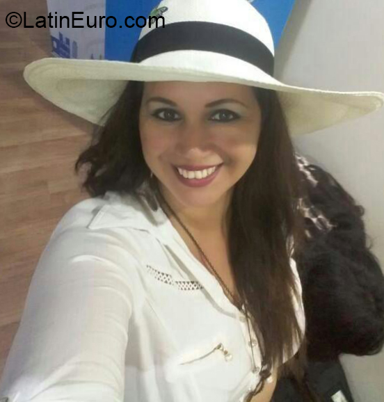 Date this pretty Ecuador girl Maritza from Guayaquil EC362