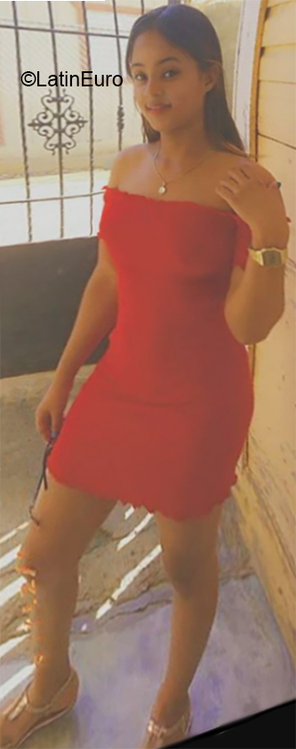 Date this sensual Dominican Republic girl Sheyla from Mao Valverde DO35794