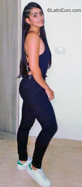 Date this stunning Colombia girl Valentina from Pereira CO25957