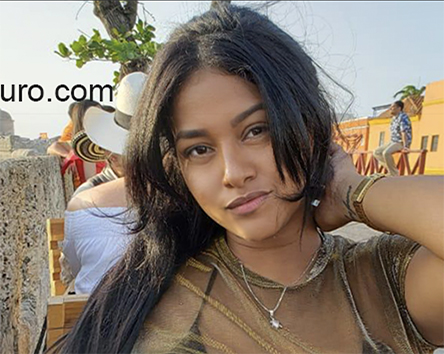 Date this charming Colombia girl Ruth from Cartagena CO25980