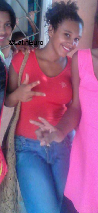 Date this charming Colombia girl Yuli from Chimichagua CO25986