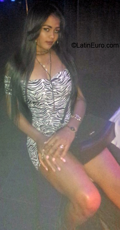 Date this nice looking Dominican Republic girl Milagros from Punta Cana DO35924