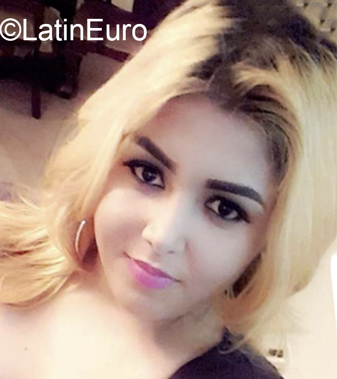 Date this hard body Dominican Republic girl Lady from Santiago De Los Caballeros DO35933