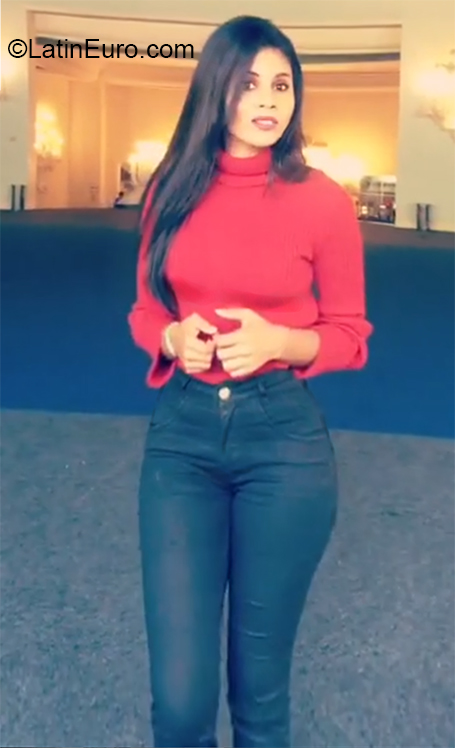 Date this athletic Brazil girl Josy from Rio De Janeiro BR11606