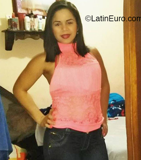 Date this funny Colombia girl Desireth from Medellin CO26055