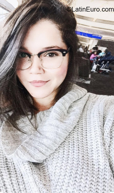 Date this athletic Colombia girl Vann from Medellin CO26086